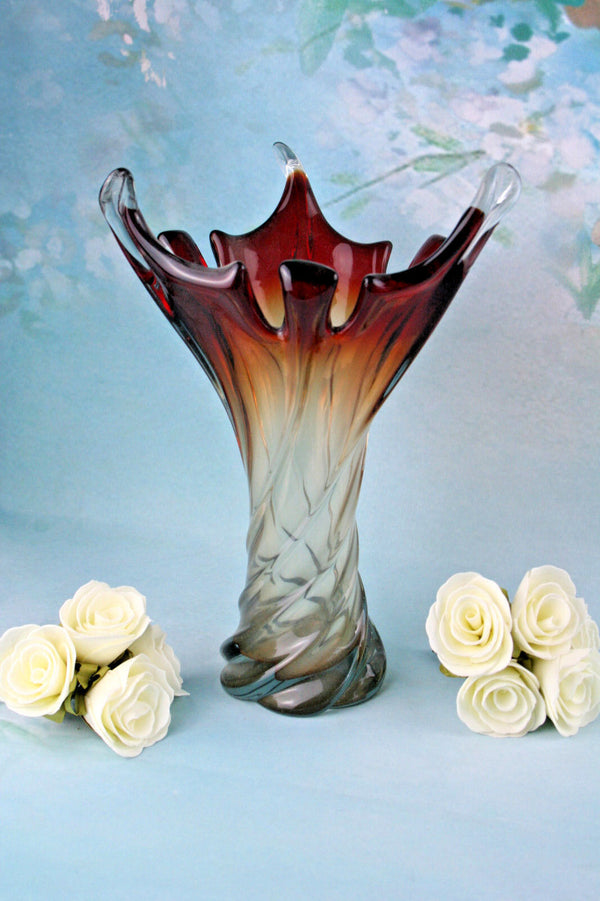 Mid-century Murano Glass vase with leaf rim