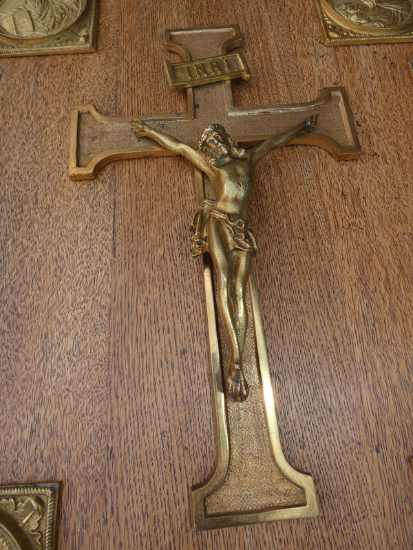 Antique Rare Religious wood plaque bronze crucifix 4 evangelist portraits
